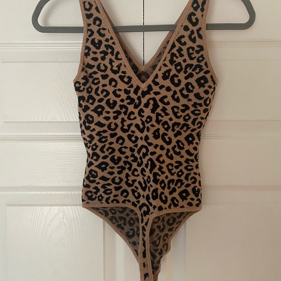 Abercrombie and Fitch knit leopard print bodysuit XS - Picture 6 of 6